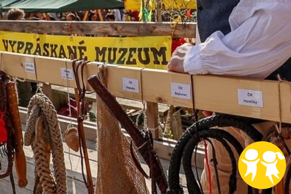 Práskání bičem napříč časem